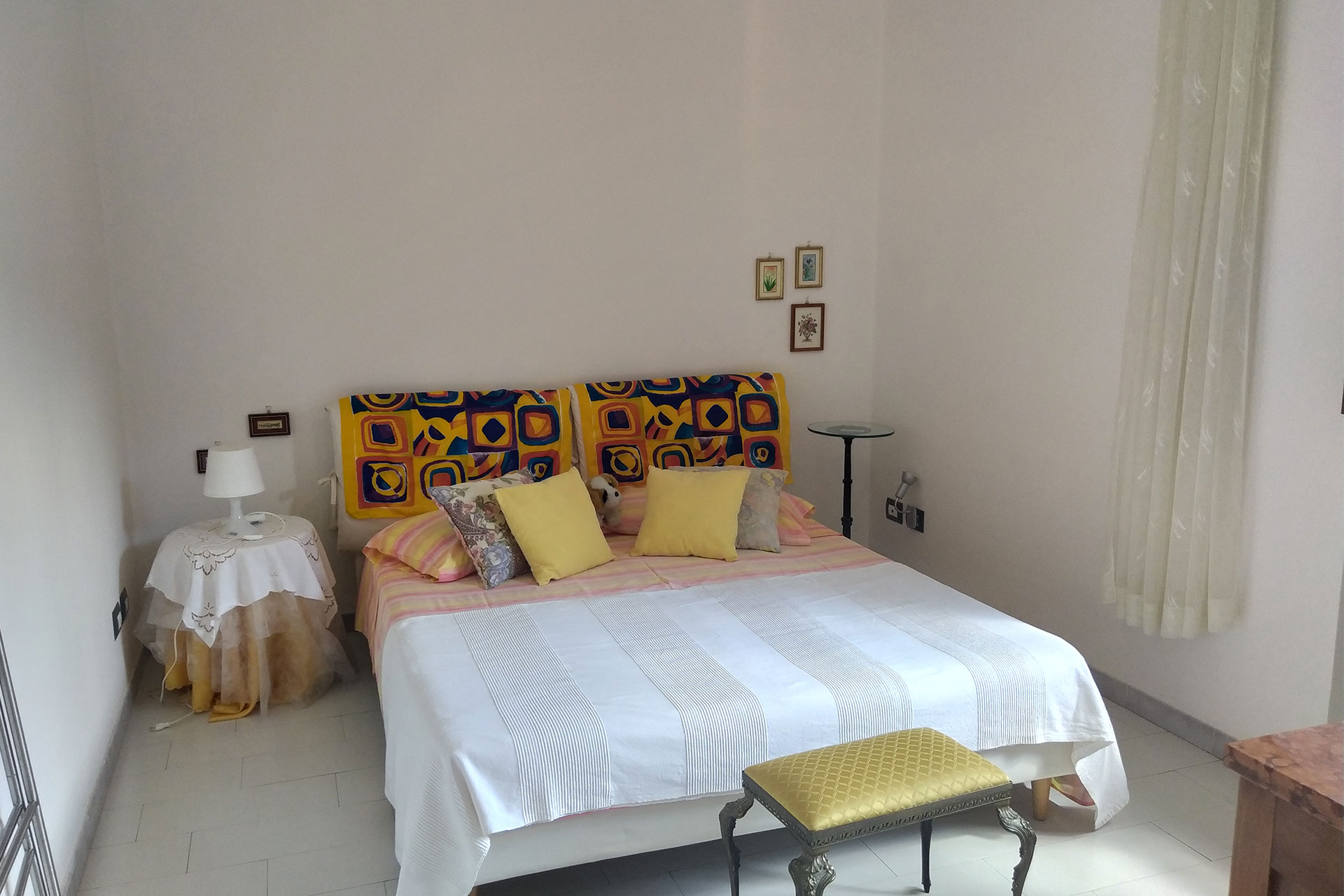 La Casa gialla è una delle nostre locazioni nel bed and breackfast Torremedievale, nel quale godere di momenti di riposo e privacy nella nostra struttura ricettiva a viterbo.